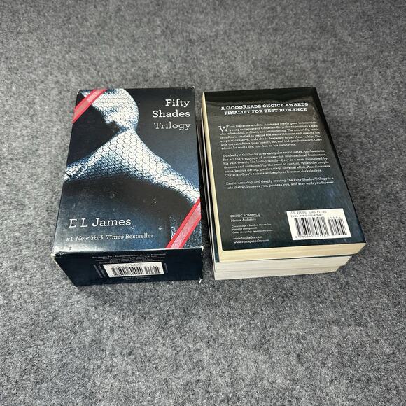 Fifty Shades of Grey Box set Of (3) Paperback First Edition (2012) Very Good - Picture 6 of 14